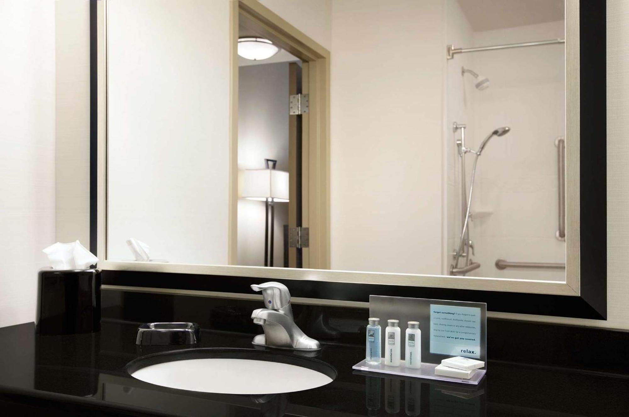 Hampton Inn Limerick Kültér fotó